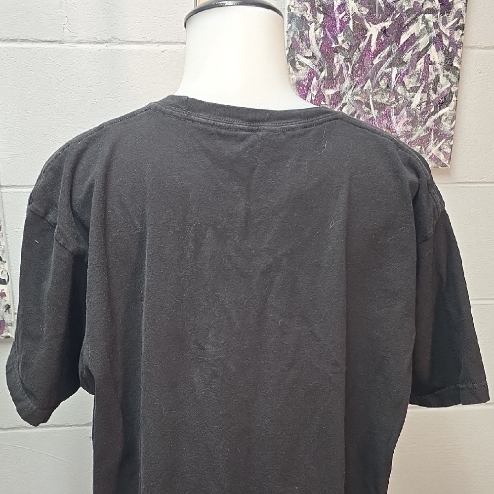 Sublime Black Tee with Vibrant Skull Design - Picture 6 of 12